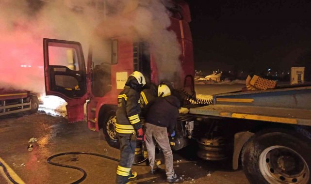 Konya'da park halindeki tırda yangın