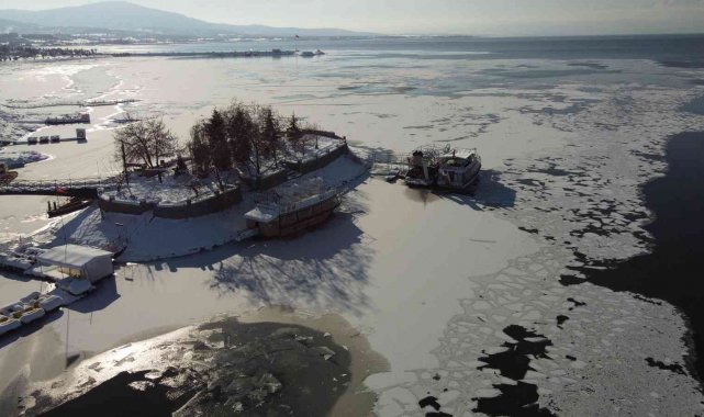 Konya&#039;da sıcaklıklar eksi 16 düştü Beyşehir Gölünün kıyıları dondu