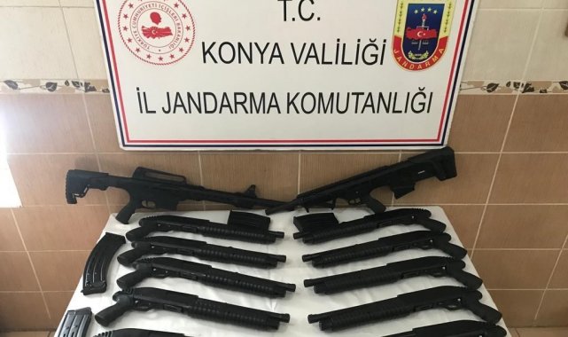 Konya&#039;dan kargoya verilen 12 kaçak av tüfeği jandarmaya takıldı