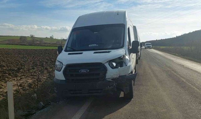 Köpeğe çarpmamak için kaza yaptılar