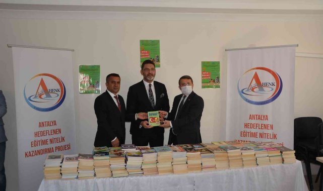 Korkuteli Belediyesinden rekor kitap bağışı