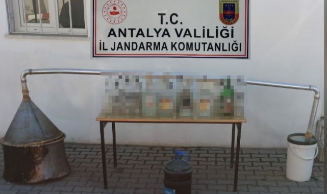 Korkuteli'de 80 litre sahte alkol yakalandı
