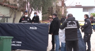 Koronalı yaşlı kadın çöp attığı sırada fenalaşıp öldü