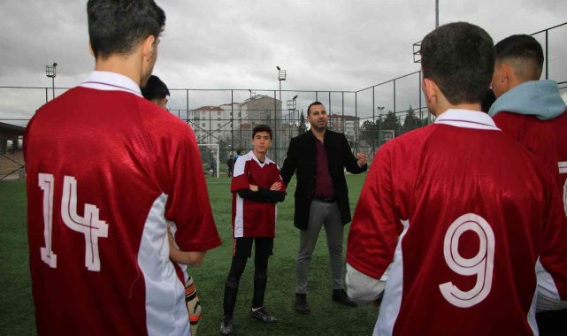 Koruma altındaki çocuklar dostluk maçında hünerlerini sergiledi