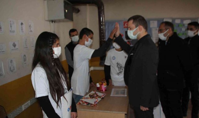 Köy okulunda TÜBİTAK Bilim Fuarı