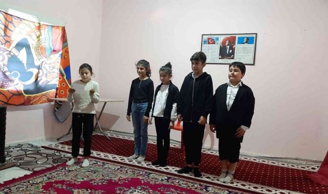 Köyüne açtığı kursla köy sakinlerine tiyatroyu sevdirdi