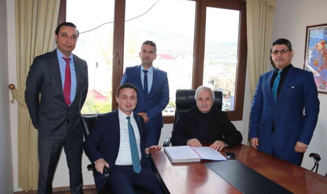 Kozan Belediyesi çalışanlarına 7 bin 600 lira promosyon