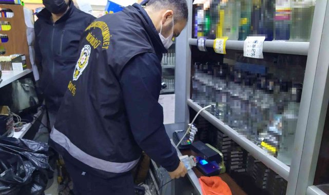 Küçükçekmece'de kaçak alkol denetimi