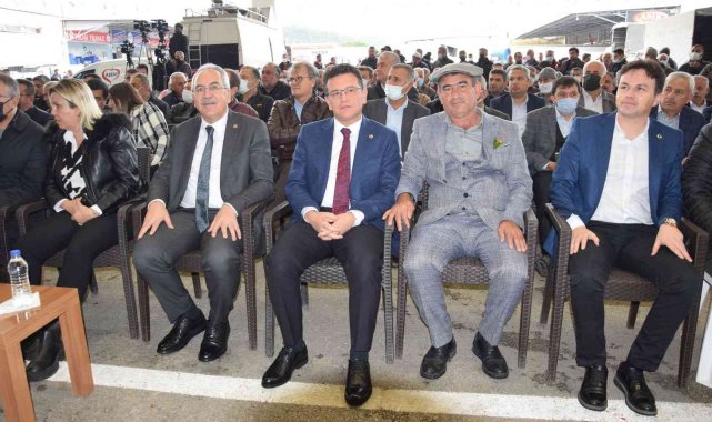 Kumluca Toptancı hali düzenlenen törenle açıldı