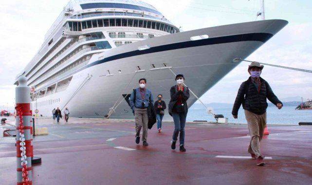 Kuşadası Limanı 2021 sezonunun son kruvaziyer gemisini, ağırladı