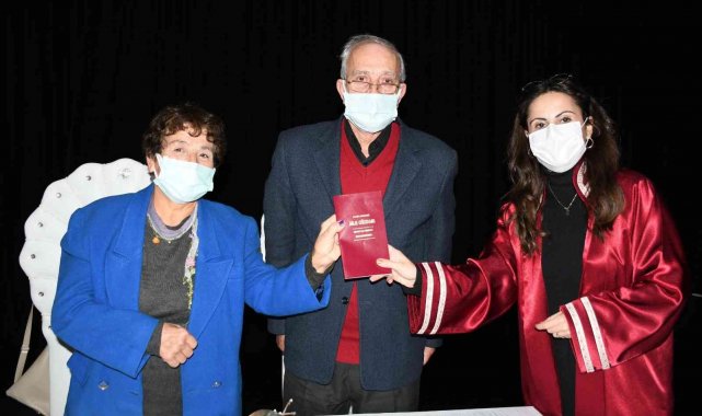 Kuşadası'nda bir yılda 905 çift mutluluğa imza attı