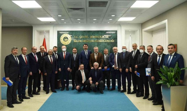 Kütahya heyetinden Bakan Kurum&#039;a teşekkür ziyareti