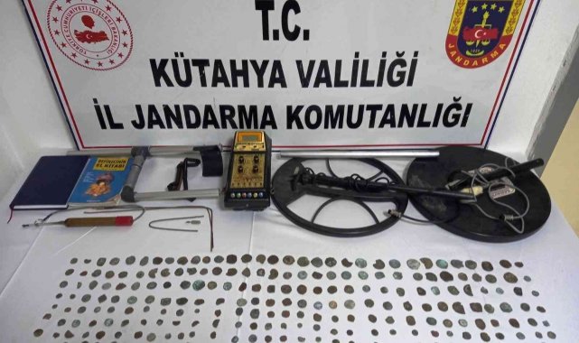 Kütahya'da 276 adet tarihi sikke ele geçirildi