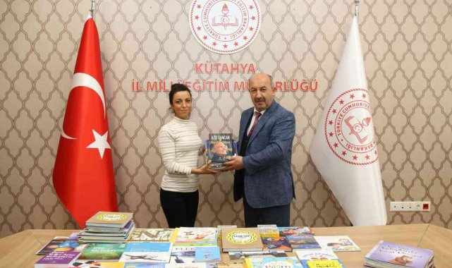 Kütahya'da okullara 13 bin 200 kitap dağıtıldı