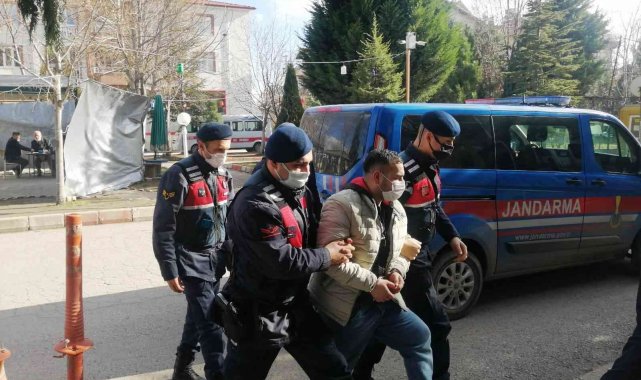 Kütahya'da sahte jandarma gerçek jandarmalara yakalandı