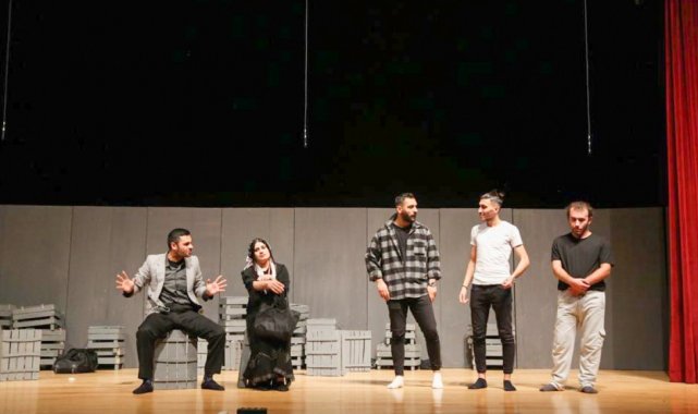 Kütahya&#039;da tiyatro heyecanı