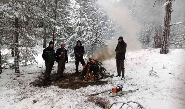 Kütahya'nın bin 826 rakımlı Türkmen Dağı beyaz gelinliğini giydi