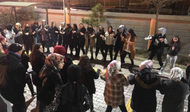 KYK Yurdunda kalan üniversite öğrencilerine final sınavı öncesi moral etkinliği