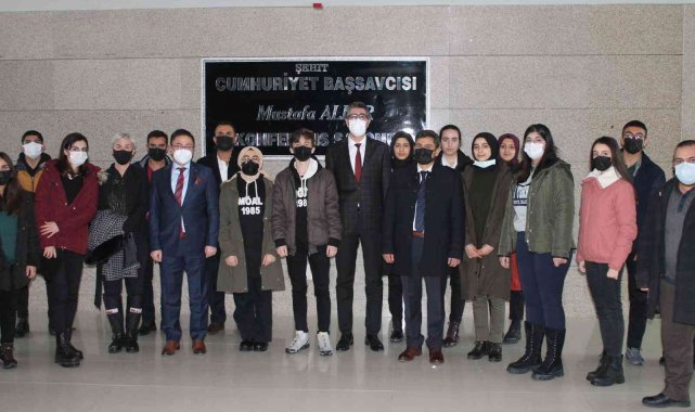 Lise öğrencilerinden adliye ziyareti