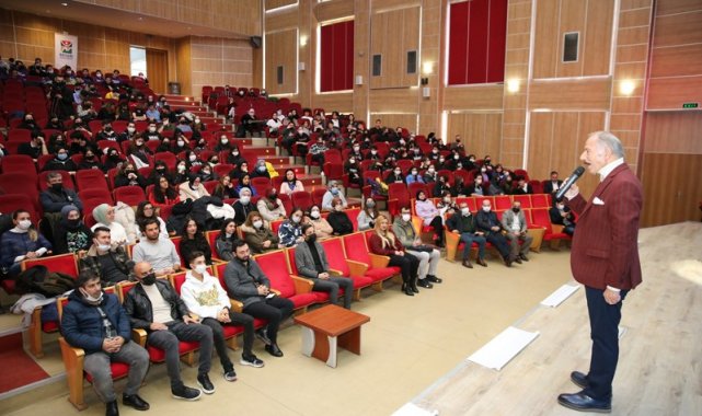 Liseli müzisyenler ödüllerini Başkan Aydıner'den aldı