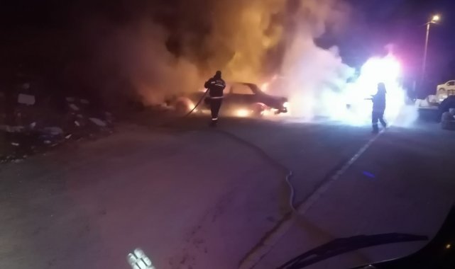 Lüks otomobil alev topuna döndü