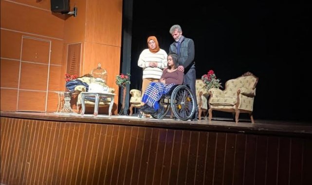 Madde bağımlılığı tiyatro ile anlatıldı