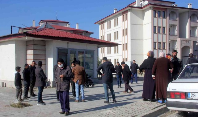 Mahalleli, Enerya doğalgaz dağıtım şirketine tepki gösterdi