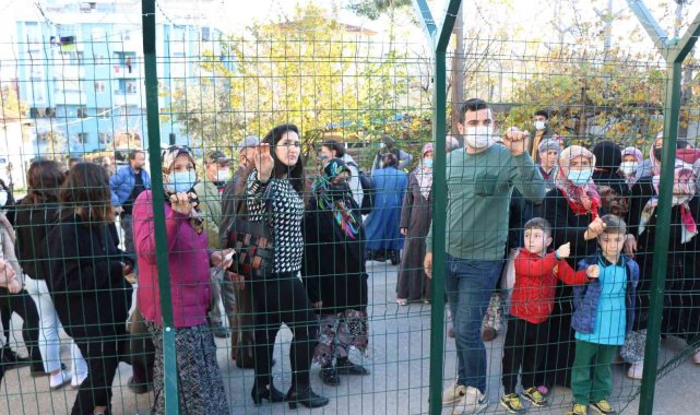 Mahalleliden yol eylemi