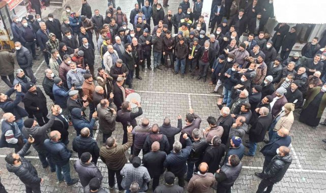 Malatya'da esnaf doların düşüşünü halaylarla kutladı