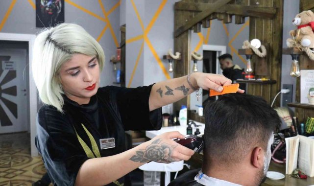 Malatya'nın tek kadın erkek kuaförü