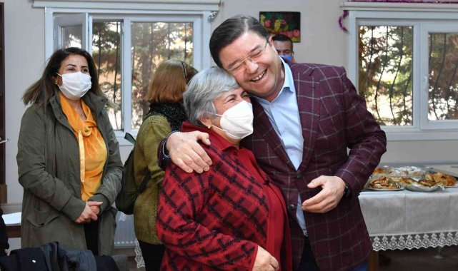 Maltepe'de, 'Altın Yıllar'da yeni yıl büyük coşkuyla kutlandı