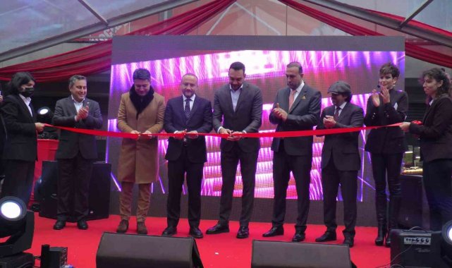 Maltepe&#039;deki yeni yaşam alanı &quot;MCA Cadde&quot; açıldı