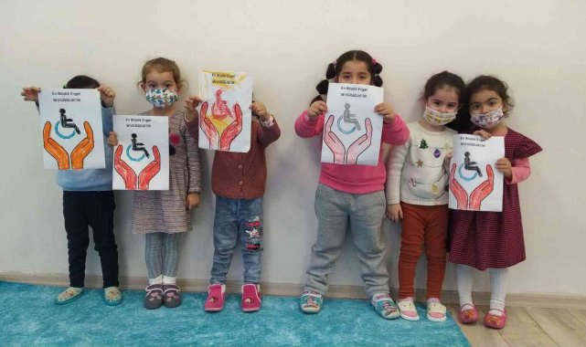 Mamak'ta Engelliler Günü için resim atölyesi kuruldu