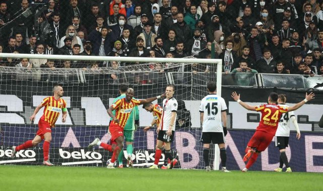 Mame Baba Thiam gollerine devam ediyor