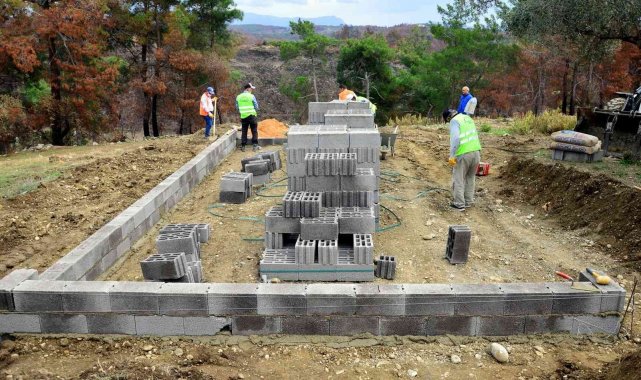 Manavgat Belediyesi'nden yangınzedelere 330 ahır