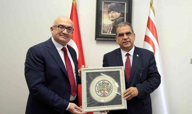 Manisa CBÜ Rektörü Prof. Dr. Ataç KKTC Başbakanı Sucuoğlu ile buluştu