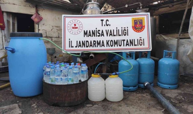 Manisa'da 150 litre sahte rakı ele geçirildi