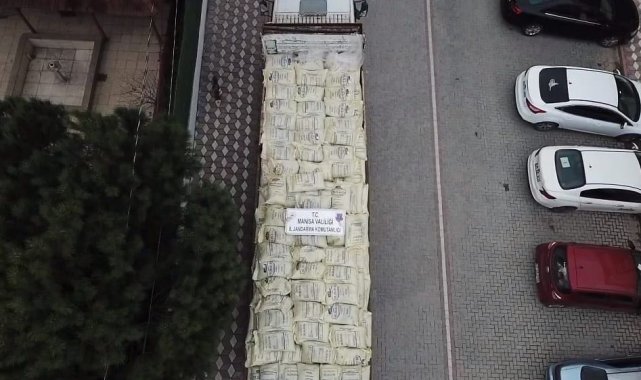 Manisa'da 35 ton kaçak gübre ele geçirildi