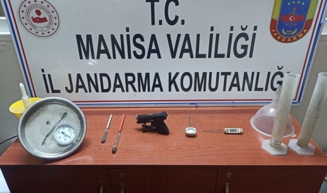 Manisa'da 500 litreye yakın kaçak alkol ele geçirildi