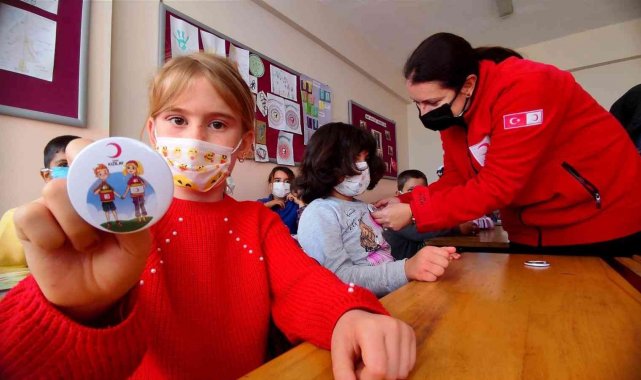 Manisa'da bin öğrenciye Türk Kızılay'ın faaliyetleri anlatıldı