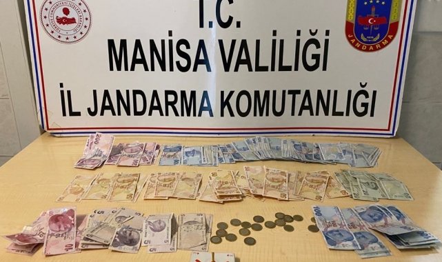 Manisa'da kahvehaneye kumar baskını