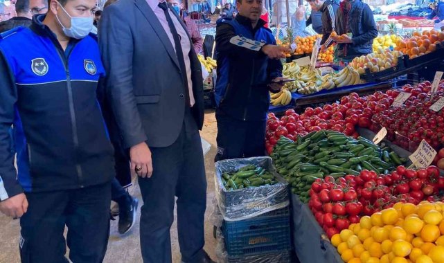 Manisa'da pazaryerlerinde 'Yarım kilo' denetimi