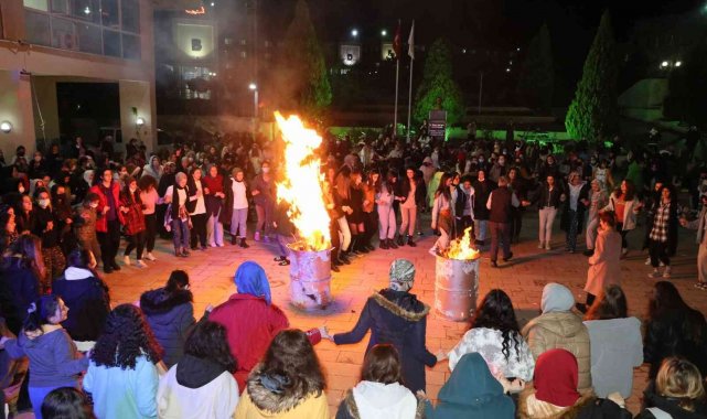 Manisa'da yurt öğrencileri 'Biz Bize Moral Akşamları' ile stres attı
