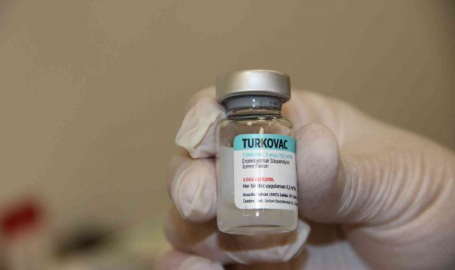 Manisalılar TURCOVAC aşısı olabilmek için Şehir Hastanesine akın etti