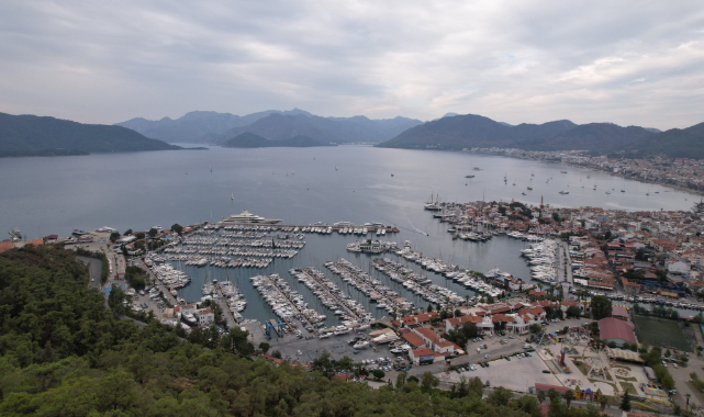 Marmaris&#039;te yılbaşında müzik saatlerinde esneme yok