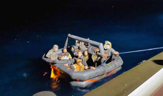 Marmaris ve Datça'da 26 göçmen kurtarıldı