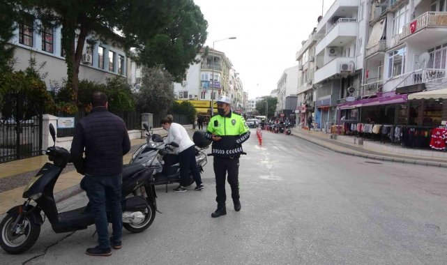 Marmaris&#039;te kask takmayan motosiklet sürücülerine ceza kesildi
