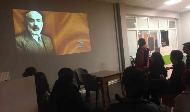 Mehmet Akif Ersoy, Genç Ofiste anıldı