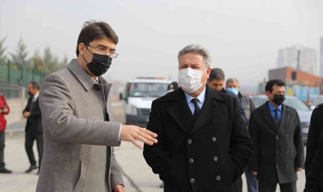 Melikgazi'de metruk yapılar yıkılıyor