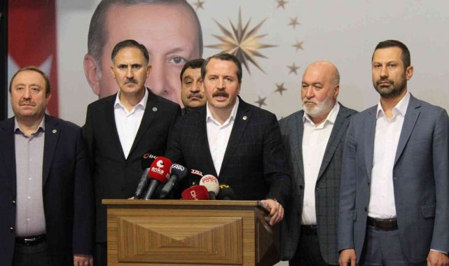 Memur-Sen Başkanı Yalçın: "Ocak ayındaki maaşlara yansıyacak şekilde kamu görevlilerine ek zam konusunda bakanlık ile mutabakat sağladık"